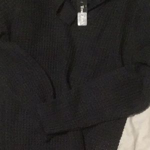 Men small black sweater